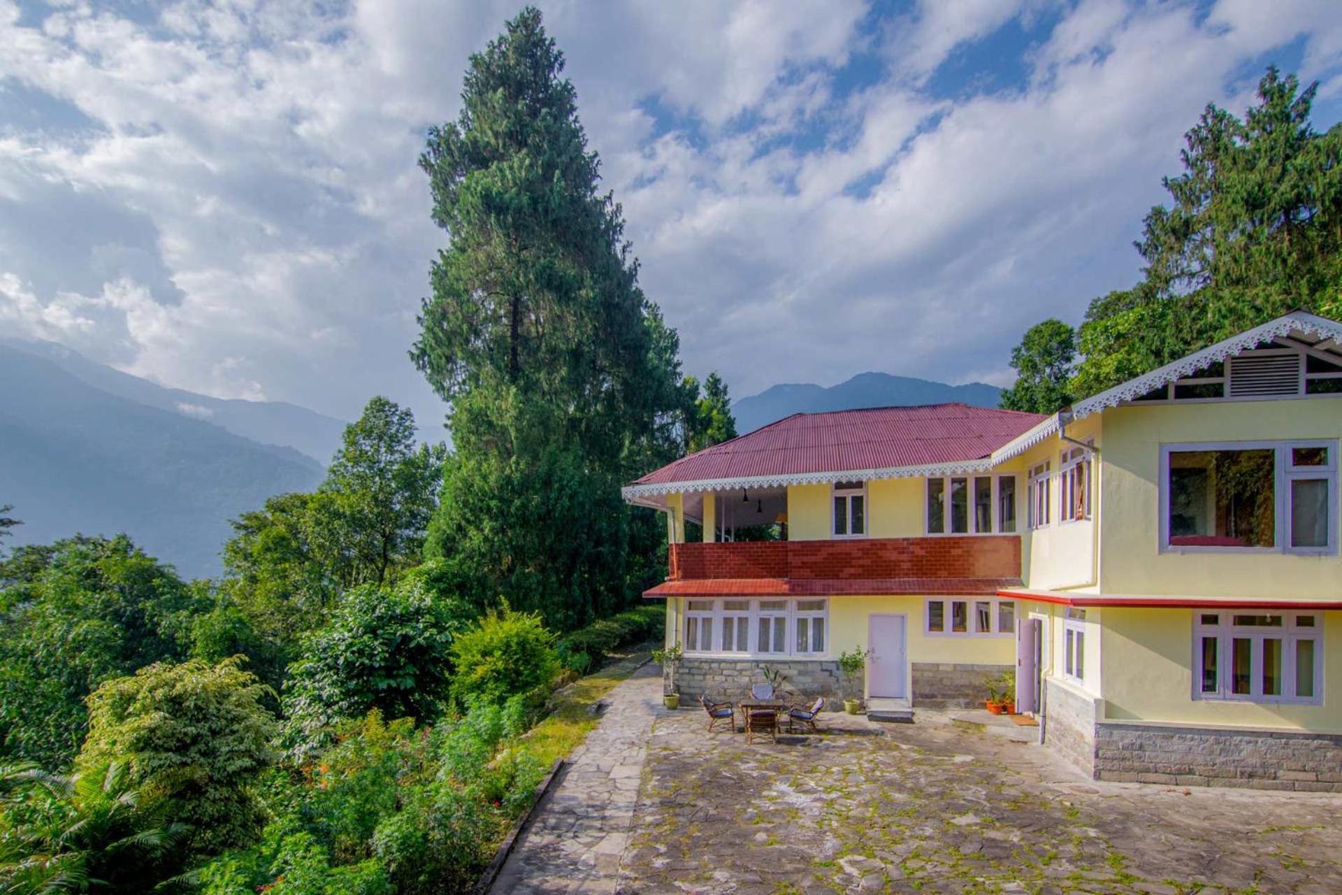 La Ipsing Farm By Stayvista - 3 Bhk Villa With Balcony, Mountain View, Indoor Games, And Pet Friendly Samdong エクステリア 写真